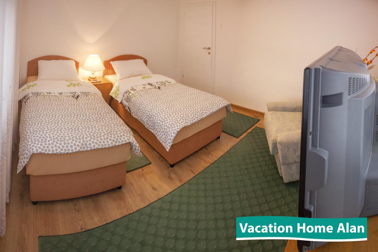 Vacation Home Alan クレン・ヴァクフ エクステリア 写真